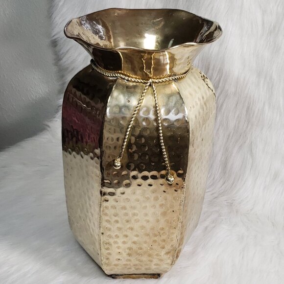 1990's Vintage MCM Decor Handmade India Hammered Rope Brass Urn Style Vase - Picture 9 of 16